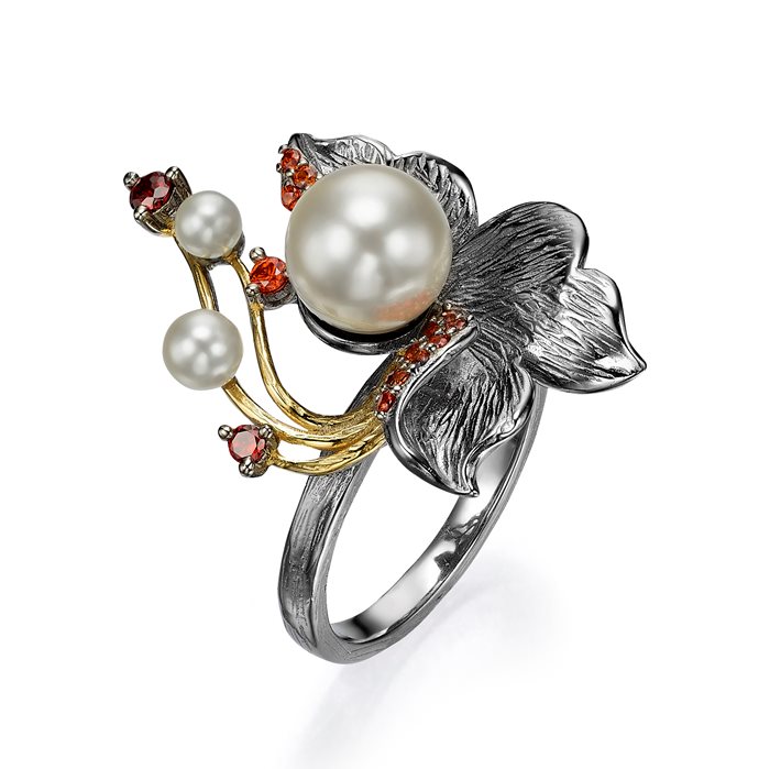 FLOWER WITH PEARLS RING