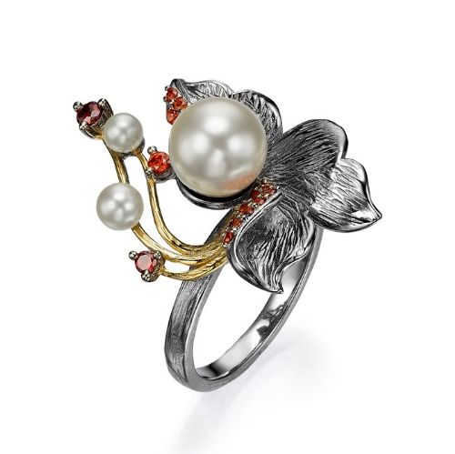 FLOWER WITH PEARLS RING